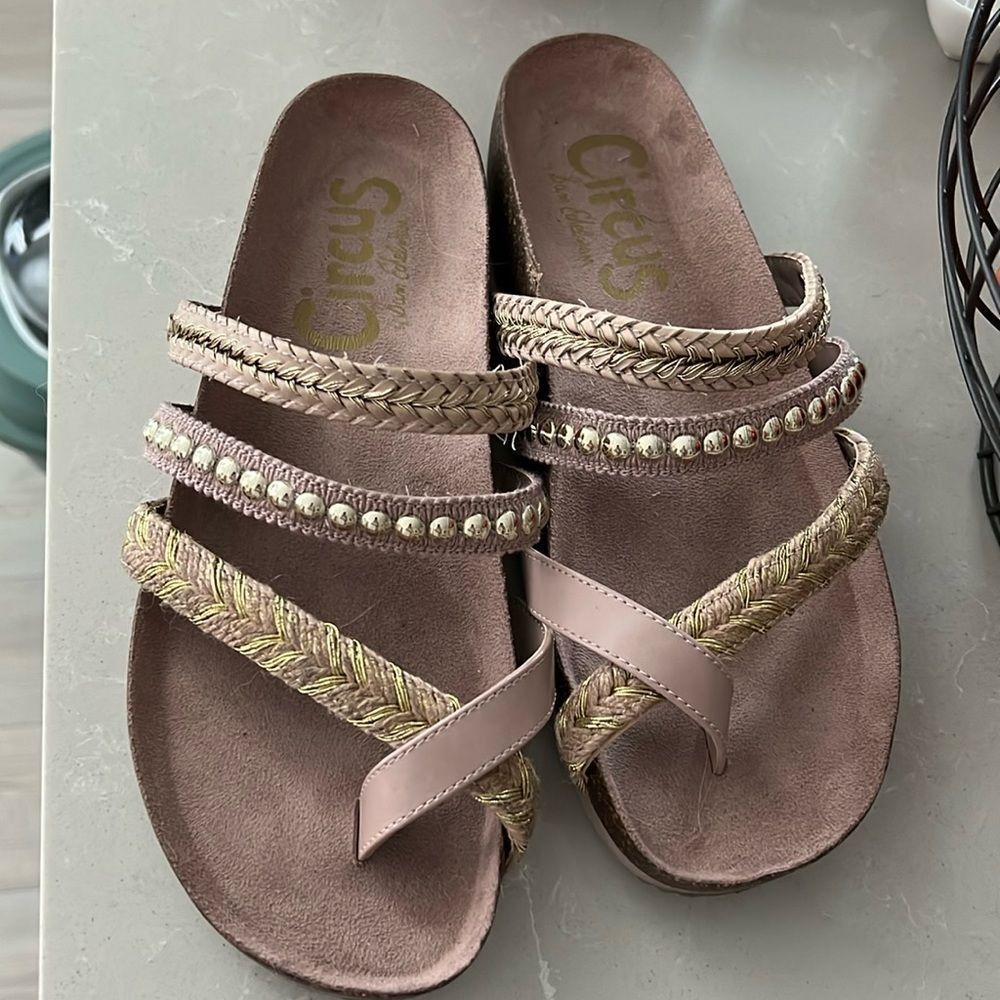 Sam Edelman Beige and Gold Sandals